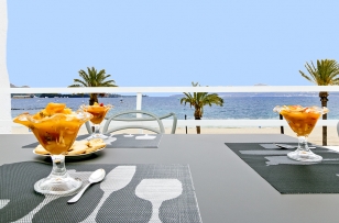 seafront terrace with beautiful views of the beach and the bay